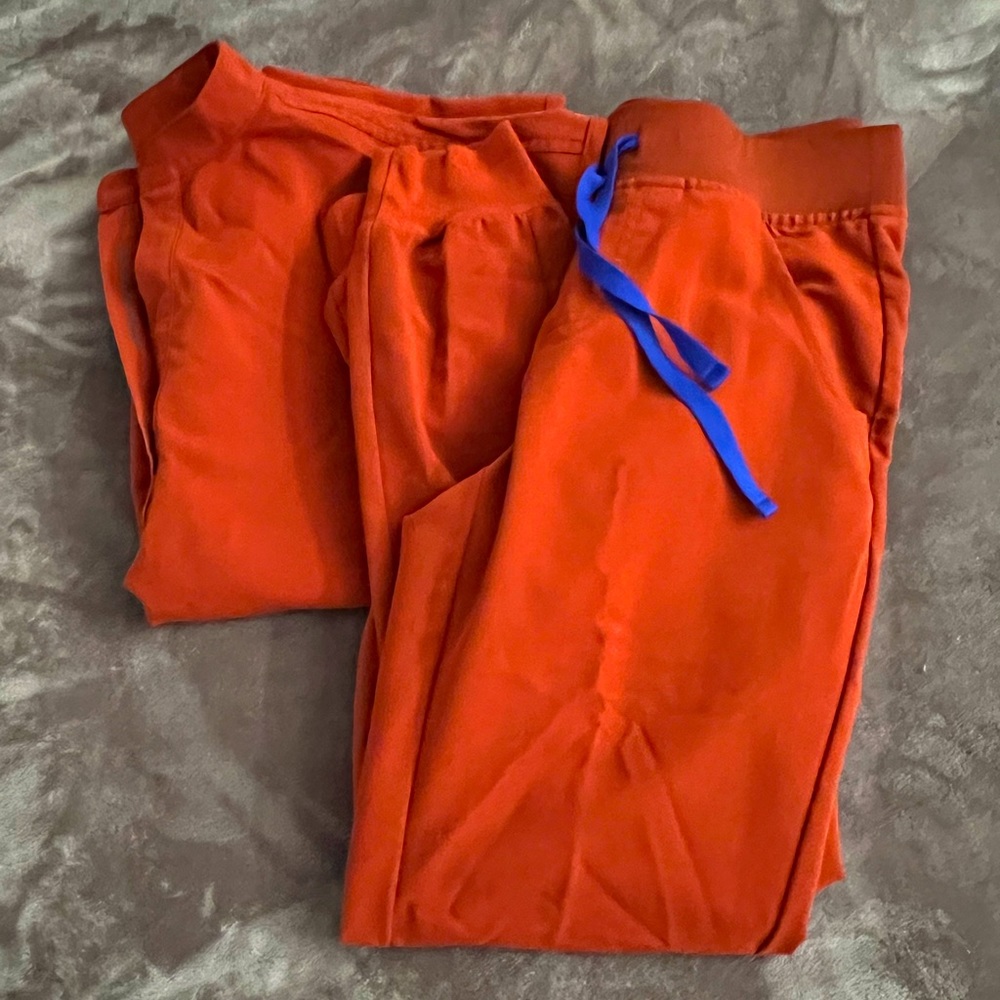 Figs scrubs set